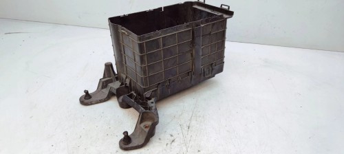PODSTAWA AKUMLATORA AUDI A3 8P VOLKSWAGEN SEAT SKODA 1K0915333B