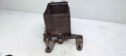 PODSTAWA AKUMLATORA AUDI A3 8P VOLKSWAGEN SEAT SKODA 1K0915333B
