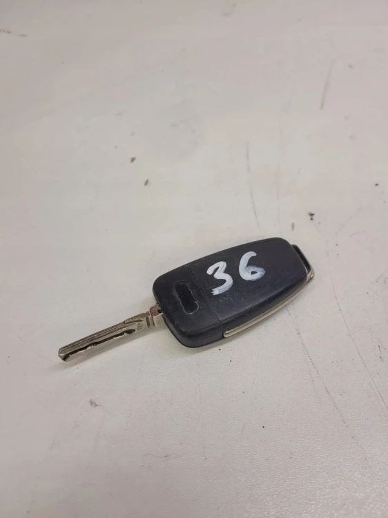 KLUCZYK PILOT SCYZORYK AUDI A6 C6 Q7 4F0837220R 36