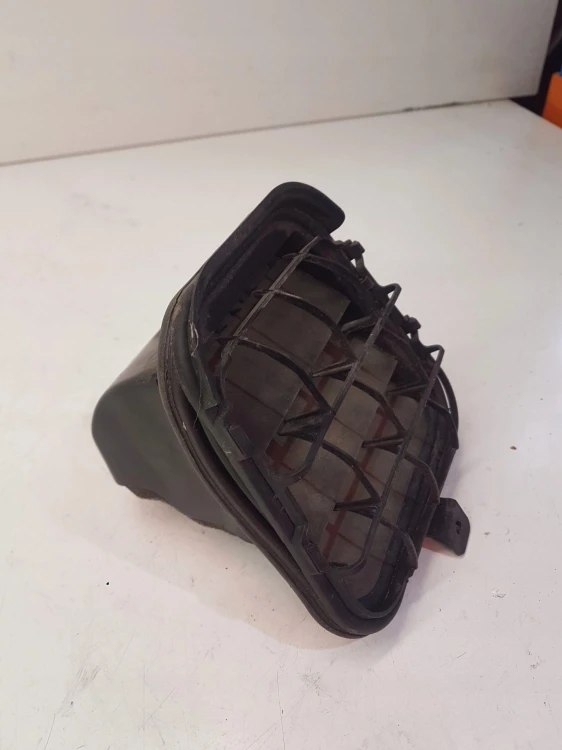 KRATKA POWIETRZA TYŁ AUDI A6 C7 4G9819161B LT PT