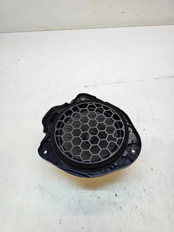 GŁOŚNIK DRZWI TYŁ LEWY PRAWY AUDI A3 8V 8V0035411