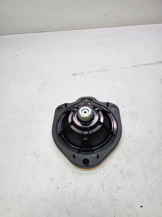 GŁOŚNIK DRZWI TYŁ LEWY PRAWY AUDI A3 8V 8V0035411