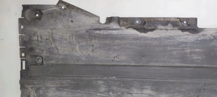 OSŁONA PŁYTA PODWOZIA LEWA AUDI A5 8T8825207B *2*