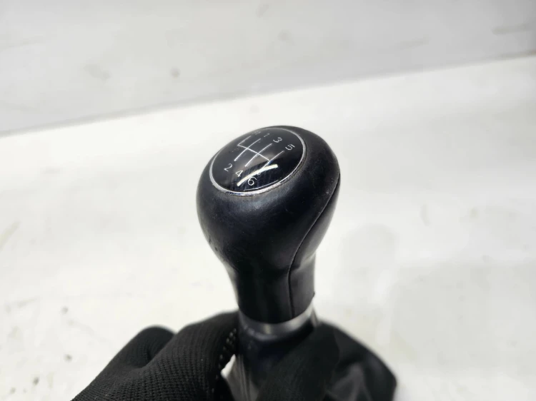 MIESZEK GAŁKA ZMIANY BIEGÓW AUDI A3 8P LIFT 8P0863279 2/2026 6-BIEGOWA