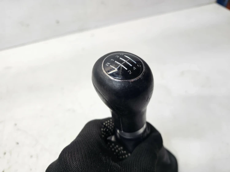 MIESZEK GAŁKA ZMIANY BIEGÓW AUDI A3 8P LIFT 8P0863279 2/2026 6-BIEGOWA
