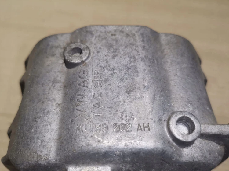PODUSZKA SILNIKA AUDI A3 8P GOLF V 1K0199262AH