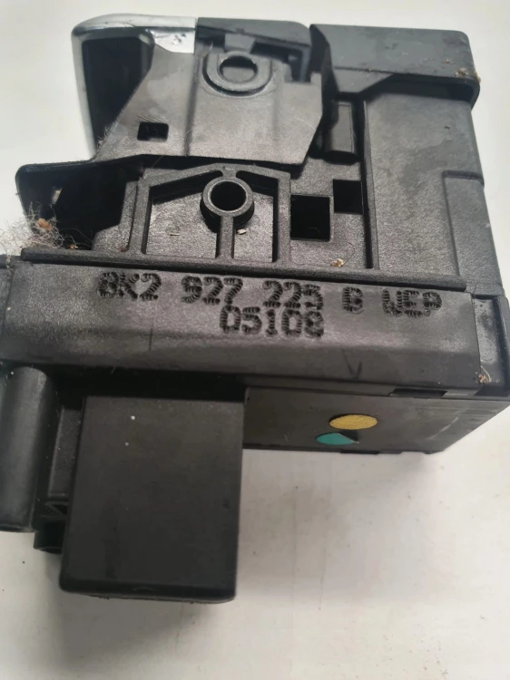 PRZYCISK HAMULCA RĘCZNEGO AUDI A4 B8 Q5 8K2927225G
