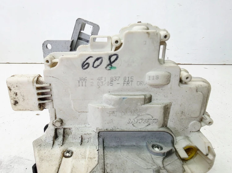 ZAMEK DRZWI LEWY PRZÓD AUDI A6 C6 A3 8P 4F1837015 9 PIN