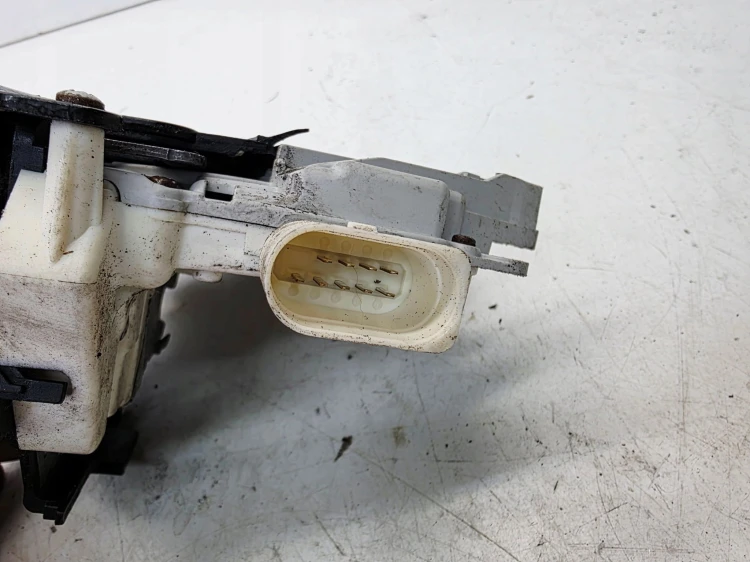 ZAMEK DRZWI LEWY PRZÓD AUDI A6 C6 A3 8P 4F1837015 9 PIN