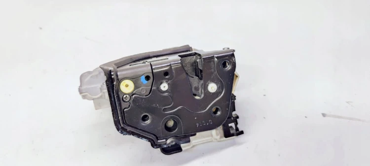 ZAMEK DRZWI LEWY TYŁ AUDI A6 C7 Q3 4G0839015 9PIN