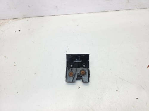 ZAMEK OPARCIA FOTELA PRAWY TYŁ AUDI A5 8F CABRIO 8F0885298