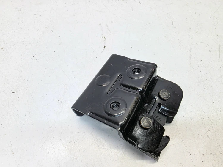 ZAMEK OPARCIA FOTELA PRAWY TYŁ AUDI A5 8F CABRIO 8F0885298