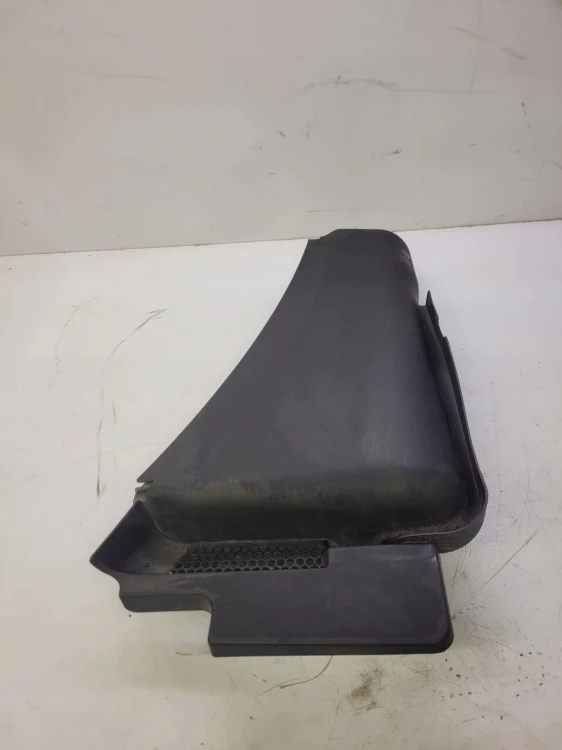 PODSZYBIE PLASTIKOWE AUDI A4 B8 A5 8T 8K1819447E