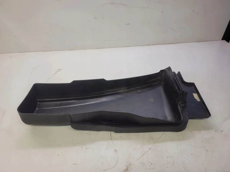 PODSZYBIE PLASTIKOWE AUDI A4 B8 A5 8T 8K1819447E