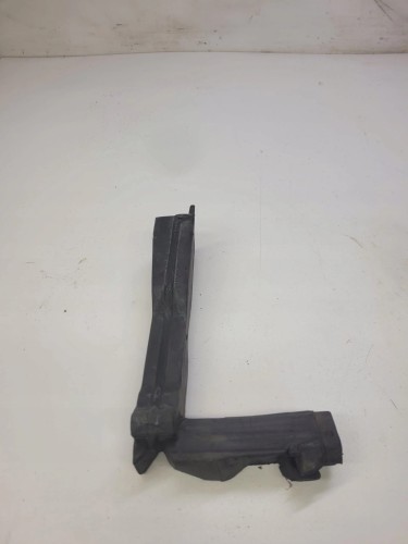 WYGŁUSZENIE BŁOTNIKA PIANKA AUDI A4 B8 8K0823721L