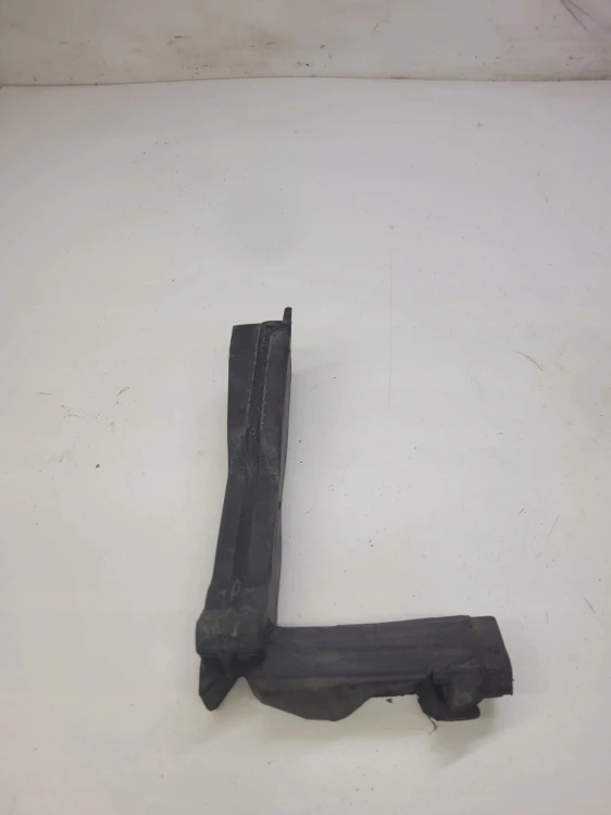 WYGŁUSZENIE BŁOTNIKA PIANKA AUDI A4 B8 8K0823721L