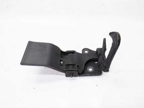 ZAMEK MASKI RYGIEL AUDI A1 8X 8X0823480A