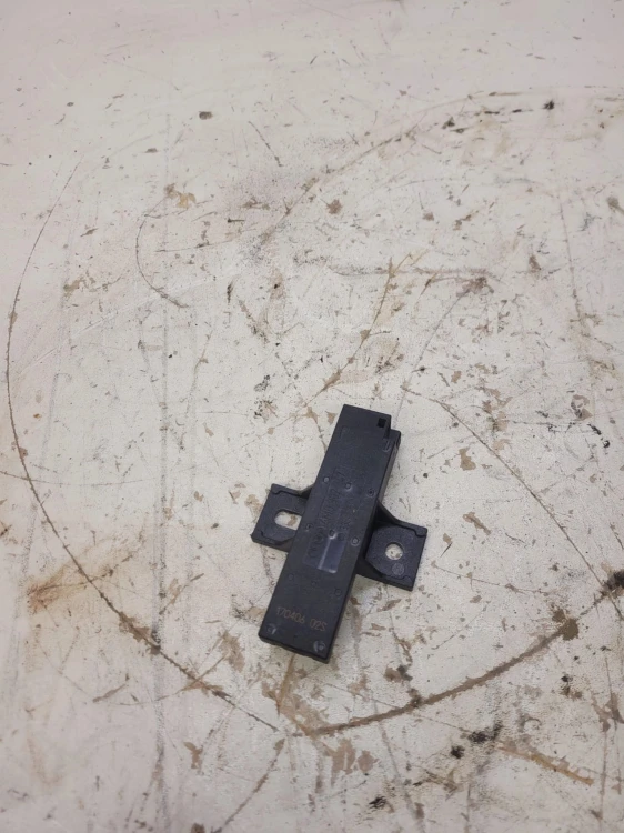 WZMACNIACZ ANTENY KESSY AUDI A4 A5 Q7 4M0907247