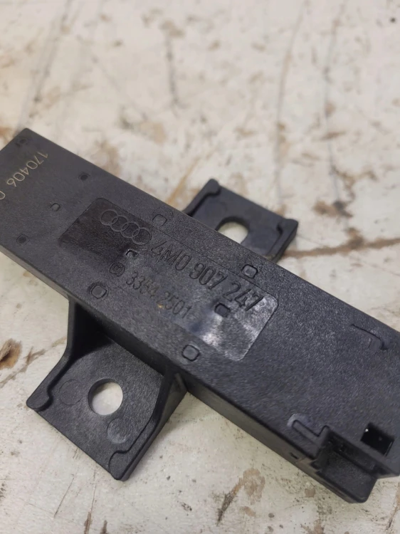 WZMACNIACZ ANTENY KESSY AUDI A4 A5 Q7 4M0907247