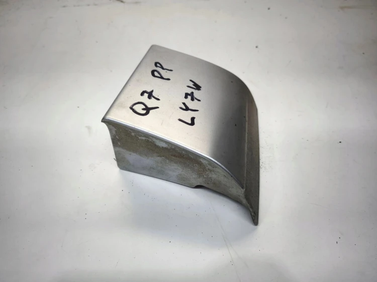 LISTWA Z BŁOTNIKA PRAWY PRZÓD AUDI Q7 4L S LINE 4L0854960B LY7W