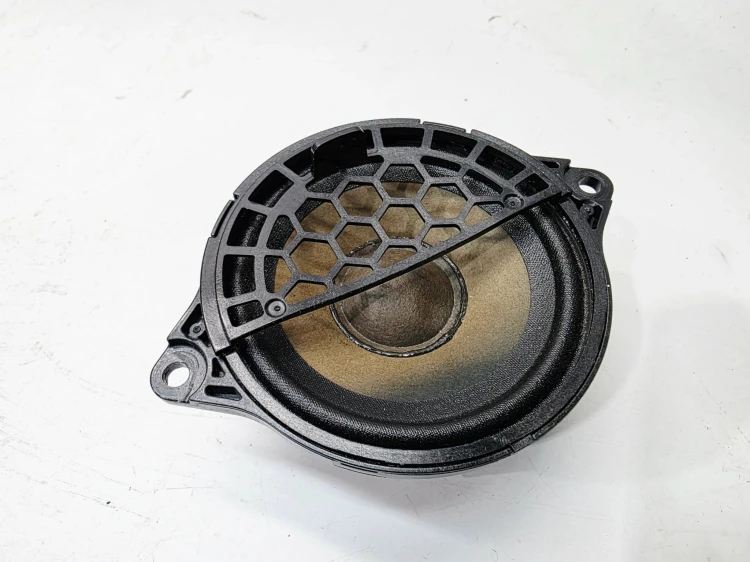 GŁOŚNIK ŚREDNIOTONOWY Z DESKI AUDI Q5 FY 80A035416