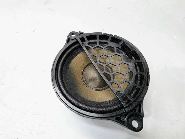GŁOŚNIK ŚREDNIOTONOWY Z DESKI AUDI Q5 FY 80A035416