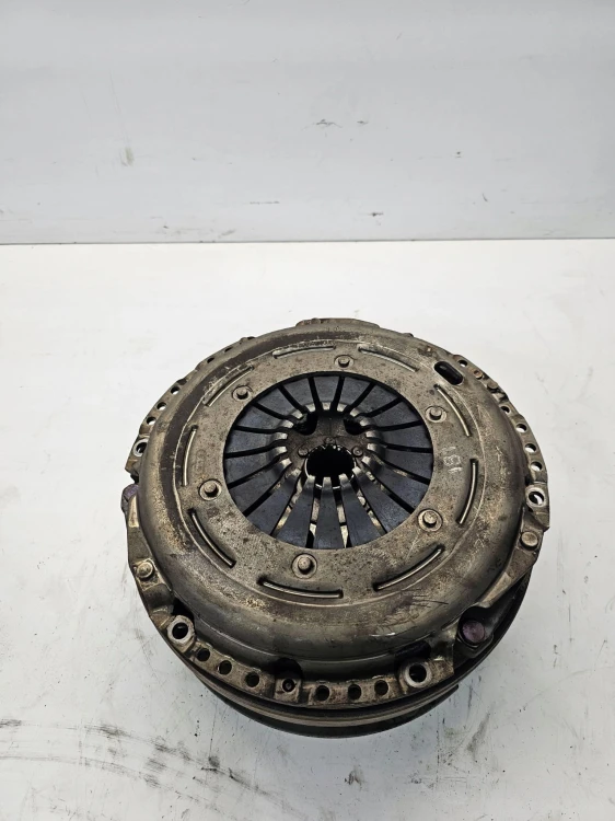 SPRZĘGŁO KOŁO DWUMAS AUDI A4 A5 TFSI TDI 0B1105266AN