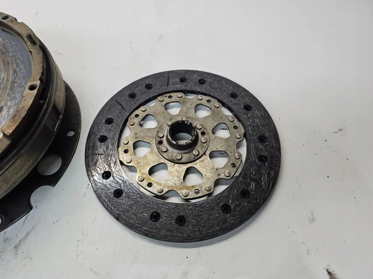 SPRZĘGŁO KOŁO DWUMAS AUDI A4 A5 TFSI TDI 0B1105266AN