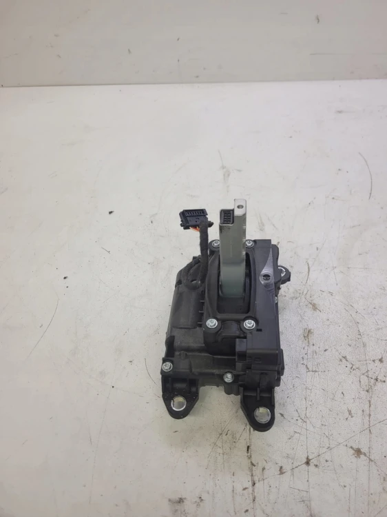 WYBIERAK BIEGÓW LEWAREK AUDI A4 B9 A5 8W1713041E