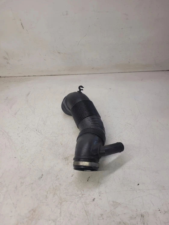 RURA SSĄCA POWIETRZA AUDI VW SKODA 5N0128656