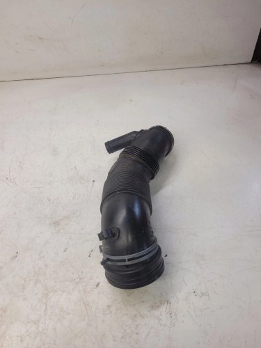 RURA SSĄCA POWIETRZA AUDI VW SKODA 5N0128656