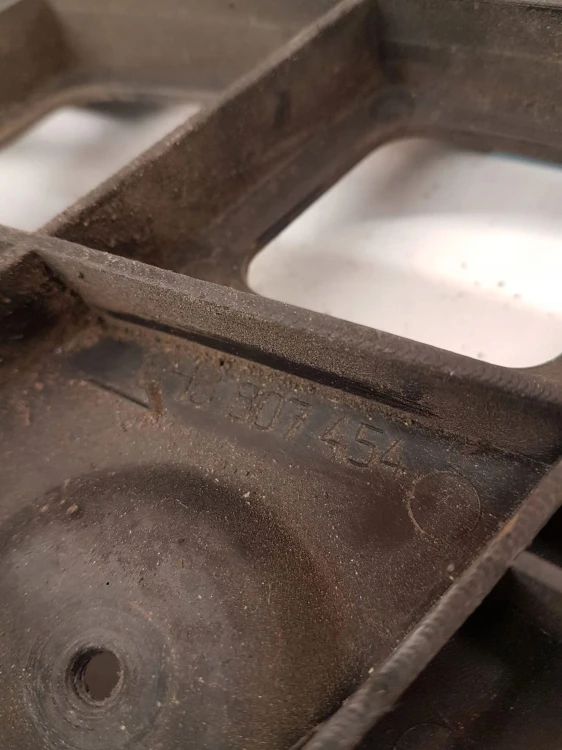 ŚLIZG ZDERZAKA PRAWY TYŁ AUDI A4 B7 8H0807454
