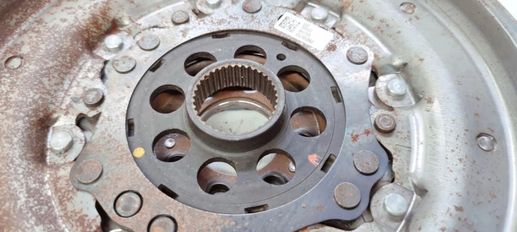 KOŁO DWUMAS AUDI Q3 F3 VW SEAT 1.5 TFSI 05L105266J