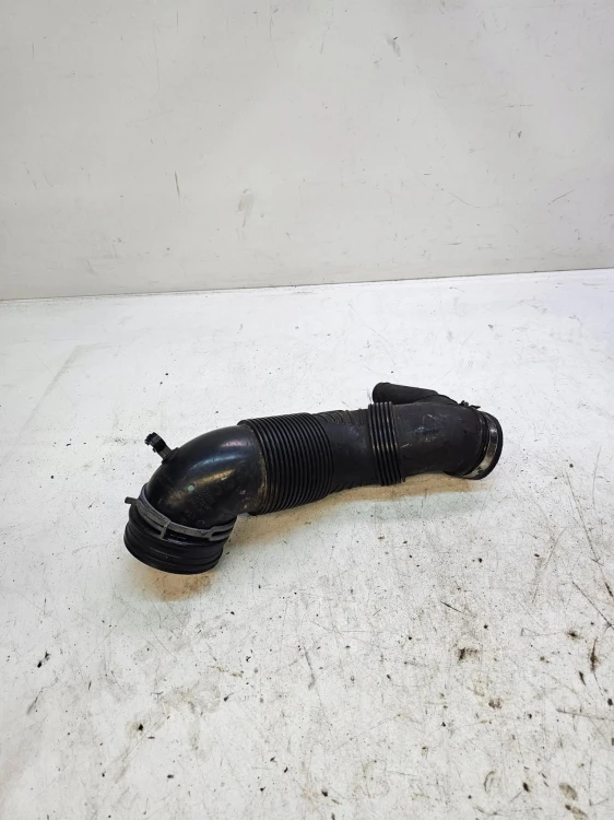 RURA DOLOT POWIETRZA AUDI Q3 8U VW 5N0129656