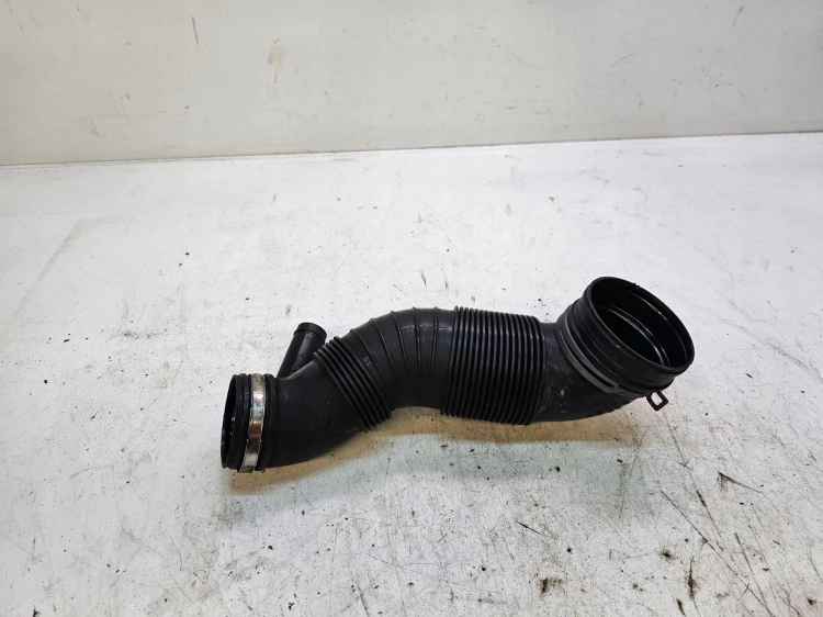 RURA DOLOT POWIETRZA AUDI Q3 8U VW 5N0129656