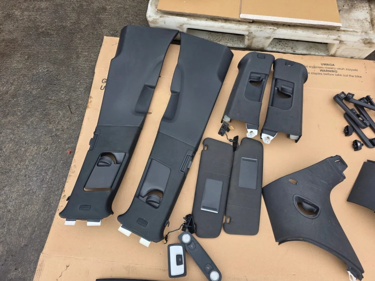 PODSUFITKA AUDI Q7 4L 4L0867505M K23 SOUL S LINE KOMPLET !!!
