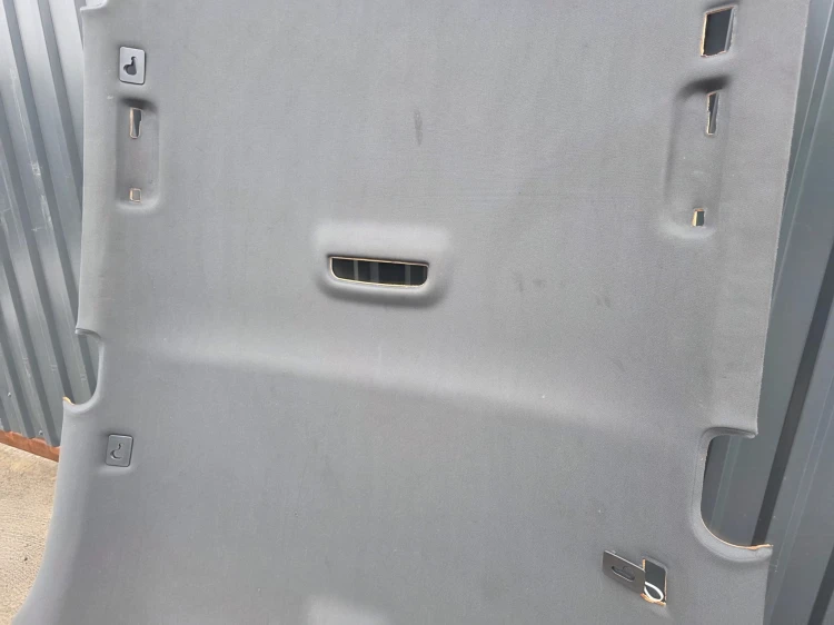 PODSUFITKA AUDI Q7 4L 4L0867505M K23 SOUL S LINE KOMPLET !!!