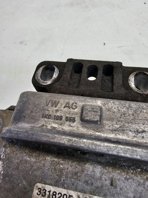 ŁAPA PODUSZKA SKRZYNI AUDI VW SEAT SKODA 1K0199555BB