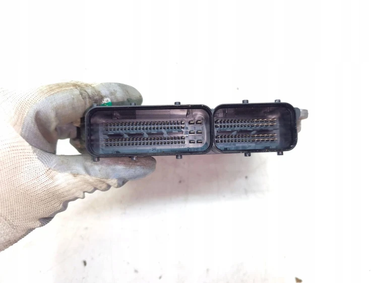 STEROWNIK KOMPUTER SILNIKA AUDI A3 8P 2.0 TFSI 8P0907115AE