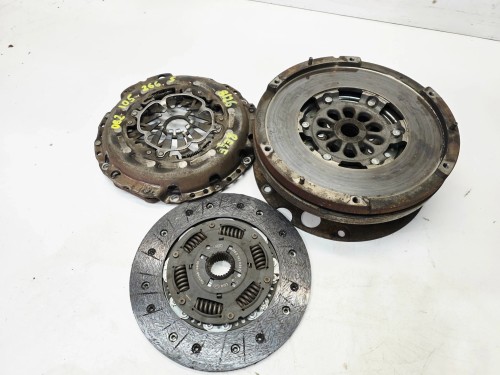 KOŁO DWUMASOWE SPRZĘGŁO AUDI A4 B8 A5 2.0 TDI TFSI 0B2105266S 8/26