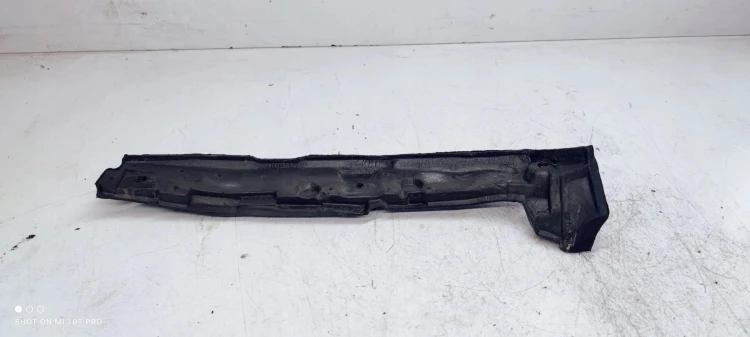 WYGŁUSZENIE BŁOTNIKA LEWE AUDI A3 D3 4E0821111A