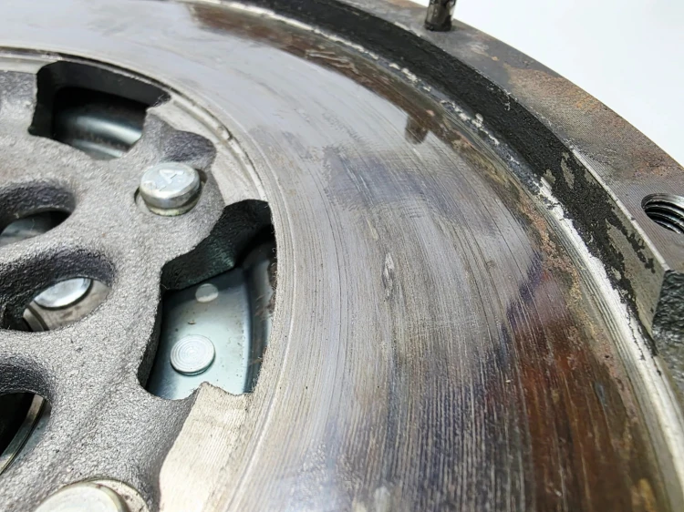 KOŁO DWUMASOWE SPRZĘGŁO AUDI A4 B8 A5 2.0 TDI TFSI 0B2105266S 8/26