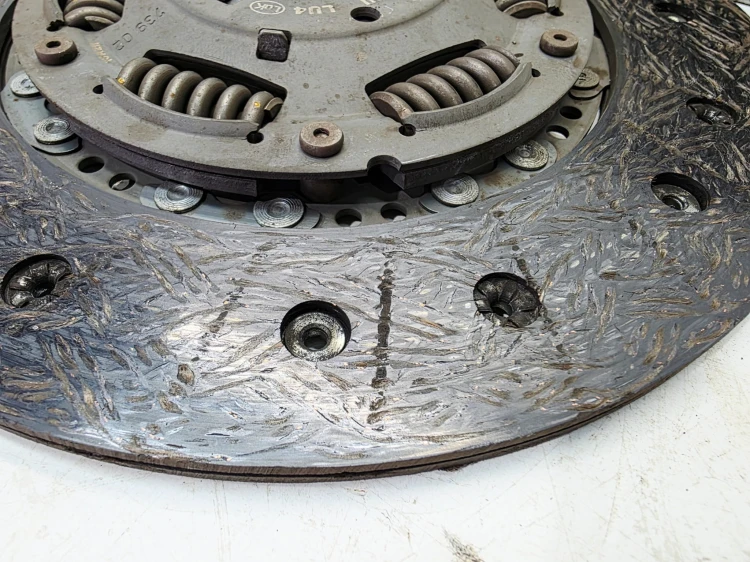 KOŁO DWUMASOWE SPRZĘGŁO AUDI A4 B8 A5 2.0 TDI TFSI 0B2105266S 8/26