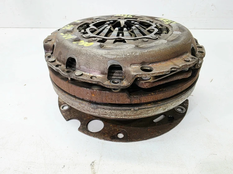 KOŁO DWUMASOWE SPRZĘGŁO AUDI A4 B8 A5 2.0 TDI TFSI 0B2105266S 8/26