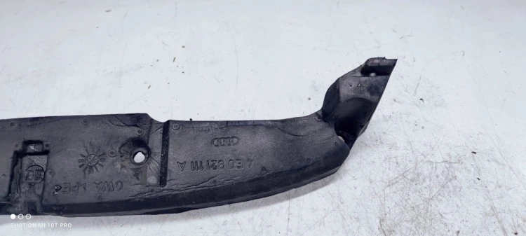 WYGŁUSZENIE BŁOTNIKA LEWE AUDI A3 D3 4E0821111A