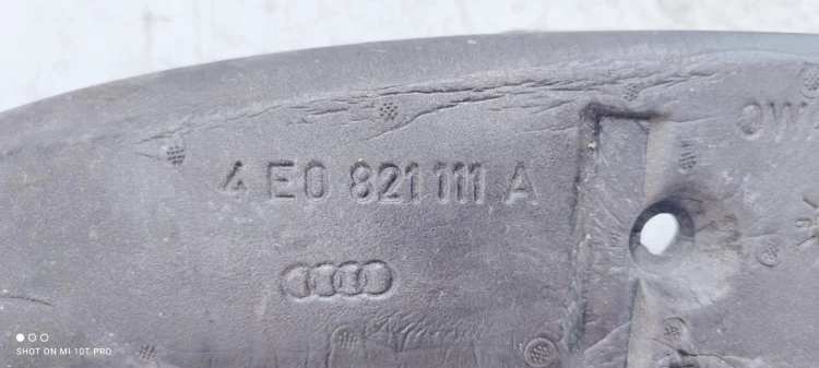 WYGŁUSZENIE BŁOTNIKA LEWE AUDI A3 D3 4E0821111A