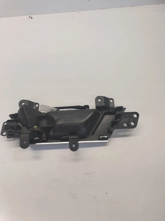 KLAMKA WEWNĘTRZNA PRAWY TYŁ AUDI A6 C6 4F0839020D