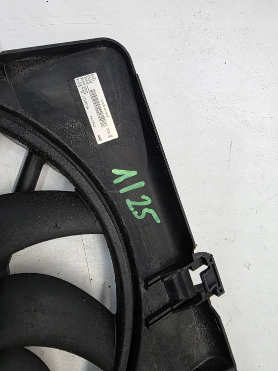 WENTYLATORY WENTYLATORY + OBUDOWA AUDI A4 B8 A5 8T Q5 8R 8K0121003M 1/25
