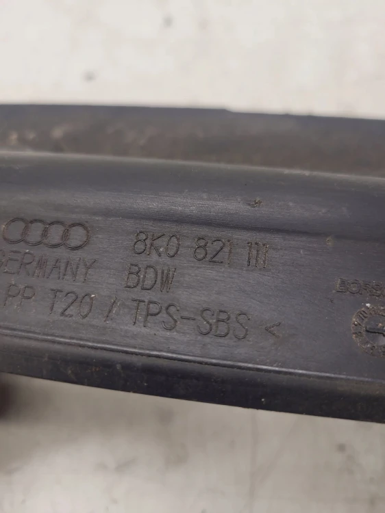 WYGŁUSZENIE BŁOTNIKA LEWE AUDI A4 B8 8K0821111