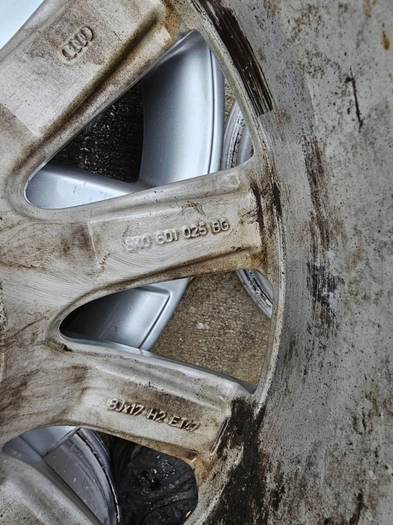 FELGA FELGI AUDI A4 A5 A6 8J R17 ET47 8K0601025BG